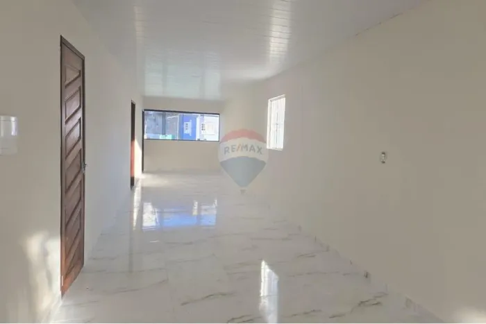 Casa Com 3 Quartos para Locação no Centro do Cabo!"