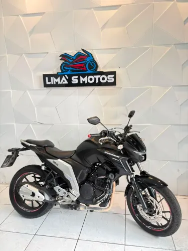 VENDO OU TROCO YAMAHA FAZER 250 2023 ( LIMAS MOTOS)