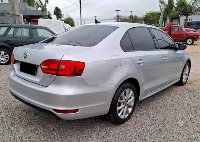 Volkswagen Jetta Comfortline 2.0 T.flex 8V 4P Tipt. 2013