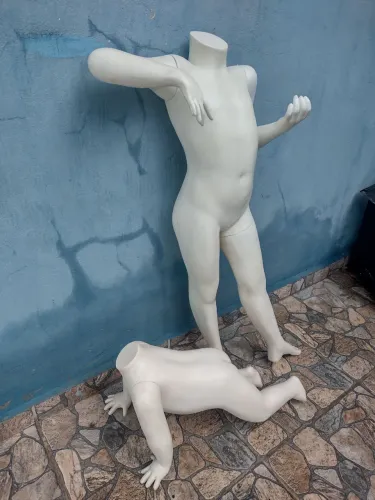 Dois manequins infantis $120