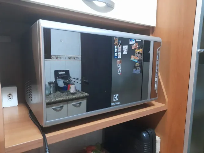 Micro-ondas Electrolux muito novo