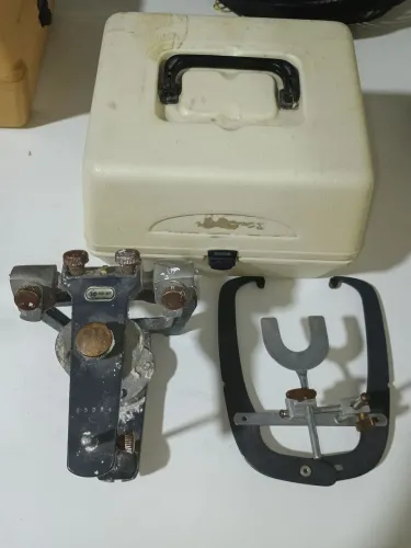 Articulador Bioart com arco usado 