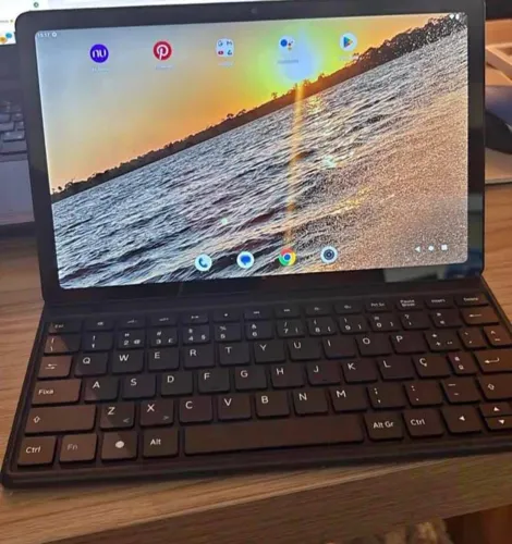 Tablet novo marca positivo de 128gb , pega chip e tudo  .. ops só não acompanha o teclado