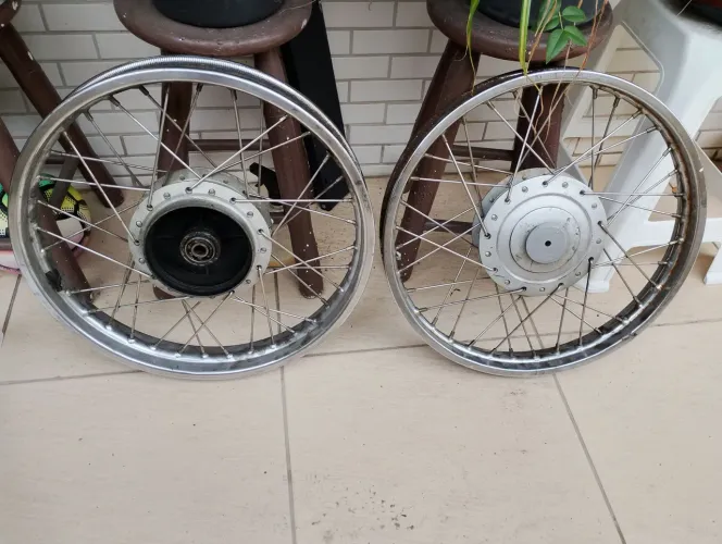 Rodas raiação de inox dianteira e traseira da cg 150
