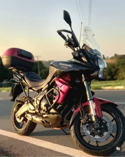 Moto Kawasaki Versys 650CC Preta - 2012