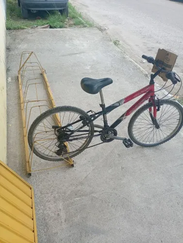 Vendo bicicleta aro 24 perfeita 21 marchas