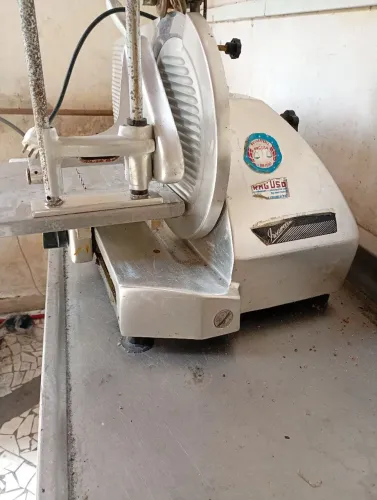 Amo muito bem máquina boa pega bem direitinho