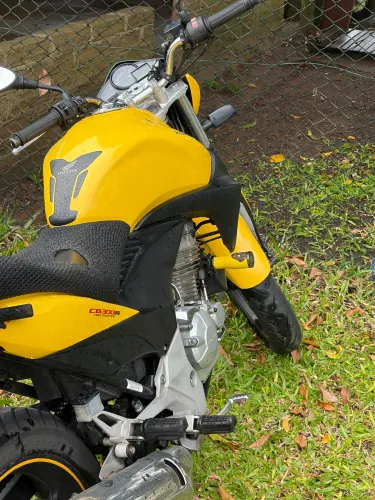 CB 300