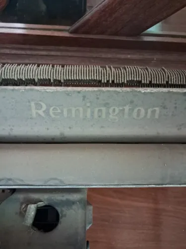 Maquina De Escrever Remington - RELÍQUIA