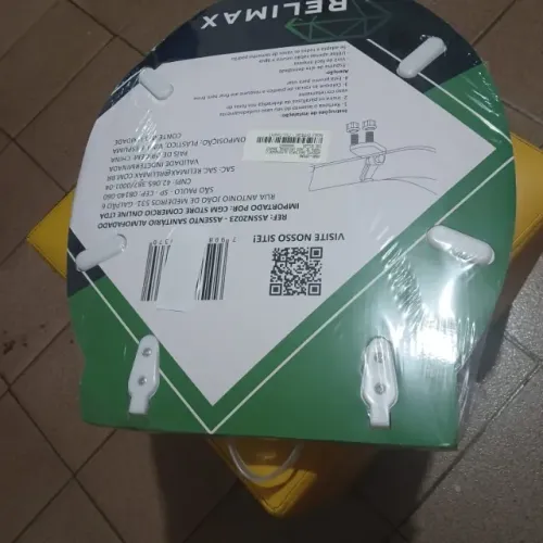 ASSENTO SANITÁRIO ALMOFADADO COM TAMPA