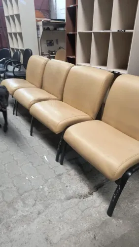 Vendo 4 Poltronas Em Ótimo Estado <br>ZAP *<br>Valor 400,00 Cada Poltronas