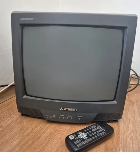 Vendo Televisão Mitsubishi de 14 polegadas