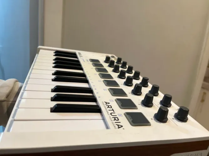 ? ARTURIA MINILAB MKII - CONTROLADOR ORIGINAL