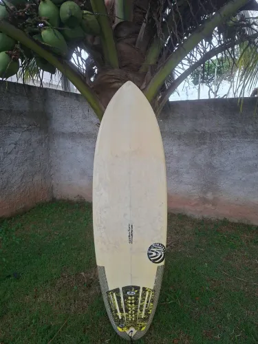 Prancha de surf Rodrigo Borges 5'8 - Modelo Bolachinha