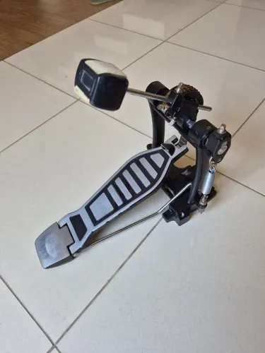 Pedal de bumbo corrente dupla