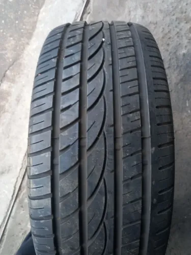 Vendo 1 pneu praticamente novo 245/45/19