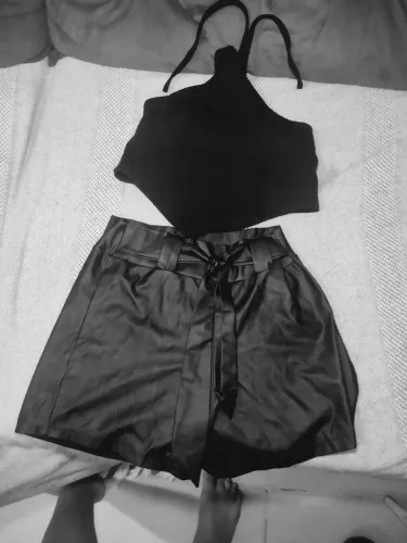 Roupas em perfeito estado com o preço ótimo