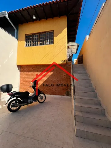 Casa Geminada, térrea no Jardim Oriental, Osasco-SP. 3 quartos, 1 suíte, sala, 2 banheiros