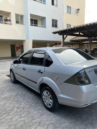 Ford Fiesta Sedan 1.0 8V Flex 4P 2011