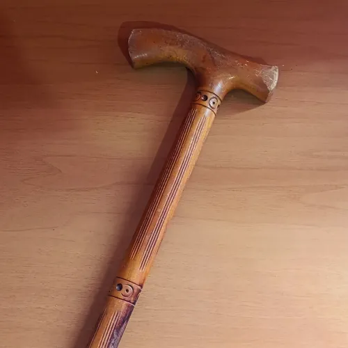 Bengala Vintage de Madeira Nobre Cravada e Desenhada 79,5cm