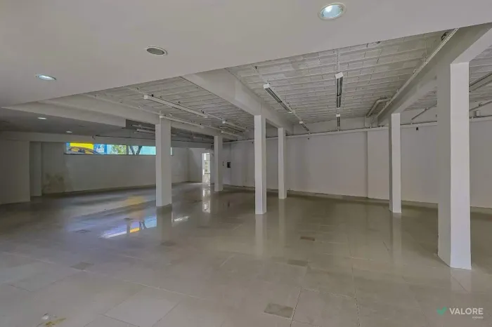 Subsolo para alugar no Castelo