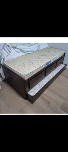 OPORTUNIDADE: Quarto Completo em Madeira Maciça(Bicama com gaveta + 2 Cômodas + Gaveteiro)