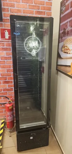 Refrigerador Comercial Frilux - 220V - Excelente estado