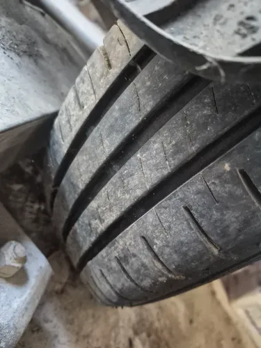 Rodas de Etios de Ferro e Pneus 175/65 Aro 14