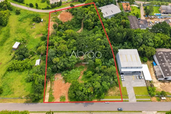 Terreno à Venda na Cidade Industrial de Curitiba - 10.605 m² - alto potencial construtivo