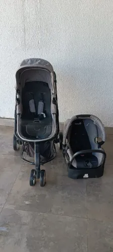 Carrinho de bebê Safety 1st + bebê conforto R$ 250
