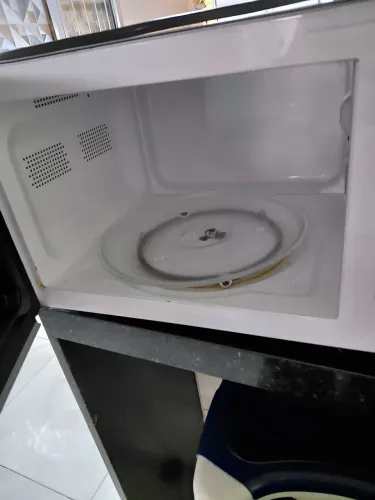 Vendo micro-ondas. Não está esquentando.