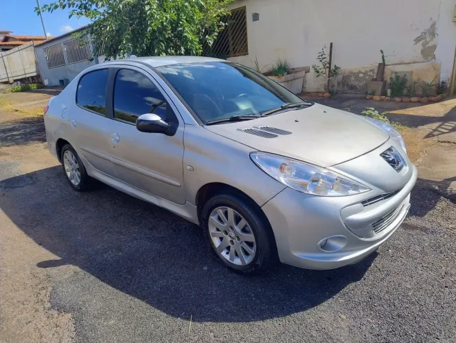 Peugeot 207 Sedan Passion XS 1.6 Flex 16V 4P 2011