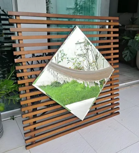 Vendo espelho decorativo. Maravilhoso
