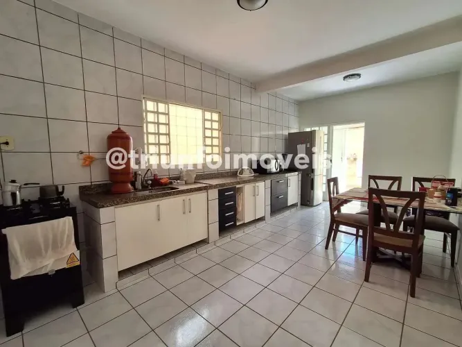 Casa duplex a venda no Lourival Parente com 3 suítes