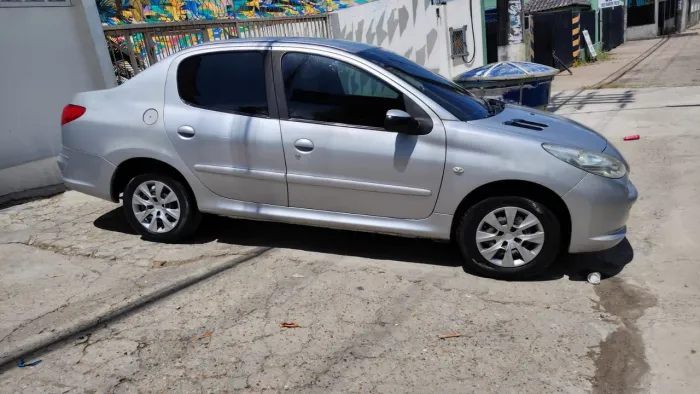 Peugeot 207 Sedan Passion XR 1.4 Flex 8V 4P 2012