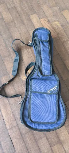 Capa beg para cavaquinho almofadada azul. 