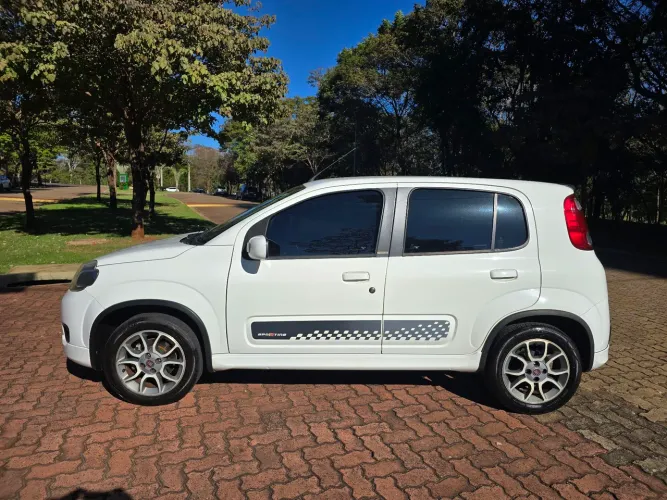 Fiat Uno Sporting 1.4 EVO Fire Flex 8V 4P 2014