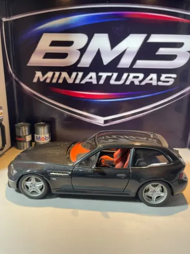 Miniatura 1:18 BMW Z3 serie M Coupe marca UT