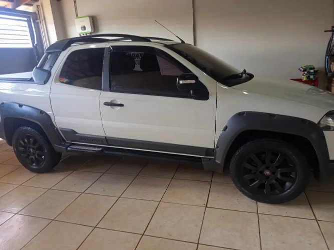 Fiat Strada Adventure1.8/ 1.8 Locker Flex CD 2016