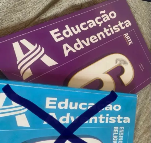 Livro de arte do Colégio Adventista