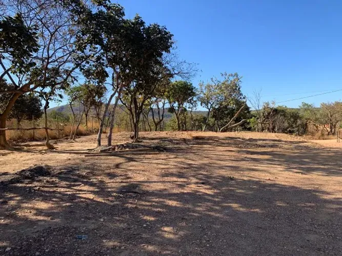 Chácara 7.000m², casa sede simples, casa caseiro, nascente, arvores frutíferas , Baldim.