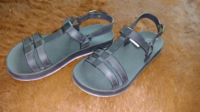Sandália rasteirinha 33/34 Grendene preto