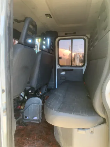 Iveco Daily 7 lugares c/ Baú
