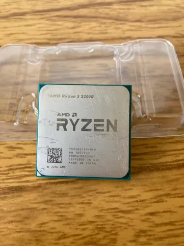 Processador AMD Ryzen 3 2200G AM4 (Vídeo Integrado Vega 8)