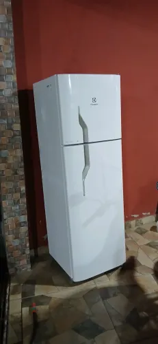 Geladeira Electrolux Df35 Frost Free