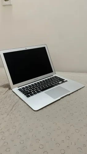 MacBook Air 13? 2015 - Core i5 | 8GB RAM | SSD 128GB - Excelente Estado