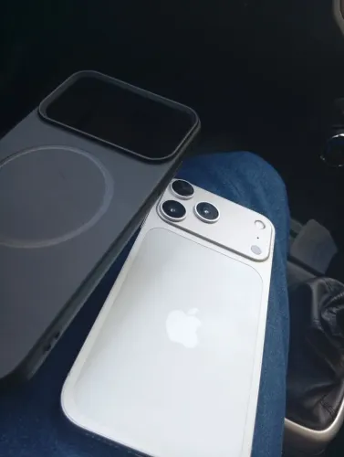 iPhone XR na Carcaça 17 pro