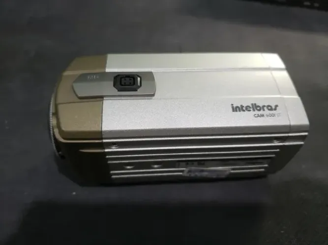 câmera de segurança profissional da marca Intelbras, modelo Cam 600