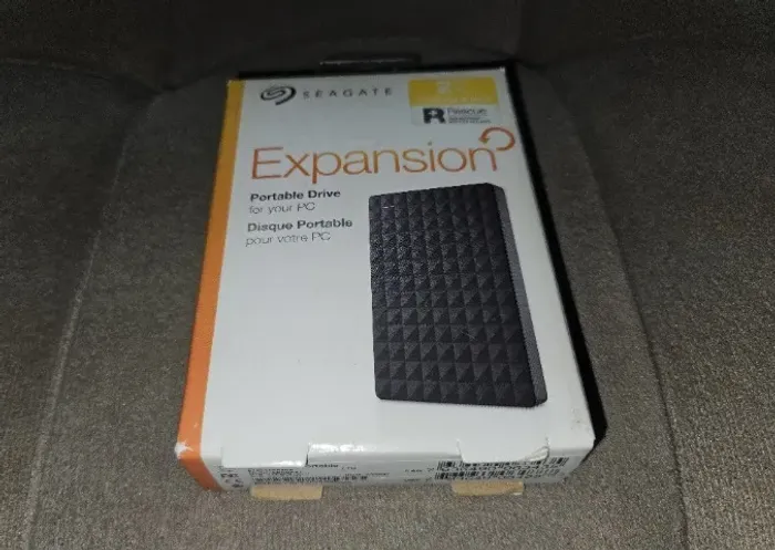 HDD Seagate Expansion com 2TB.