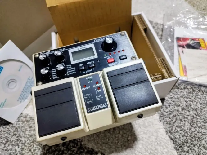 Pedal Digital Delay Boss DD 20 NOVO
